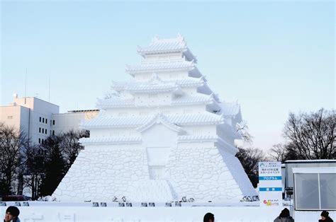 일본 삿포로 눈축제: 눈과 얼음의 예술, 그리고 문화의 교차로