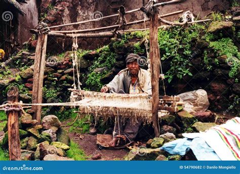 The Ingenious Weaver -  A Timeless Ethiopian Tale Exploring Courage, Cunning, and Social Commentary!